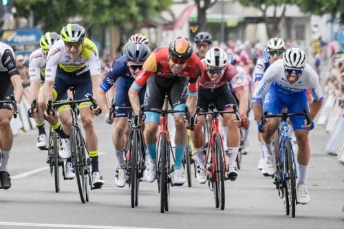 Phil Bauhaus outsprints Caleb Ewan to win stage one of Tour Down Under
