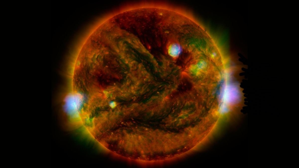 Is the sun a node in a gigantic alien space internet? Scientists scanned the skies to check.