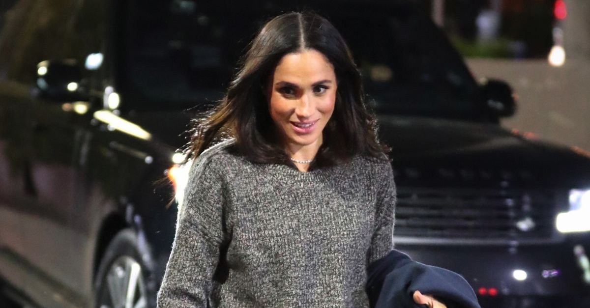 Meghan Markle Just Wore the Skinny-Jeans-and-Flats Outfit I Always See in Paris