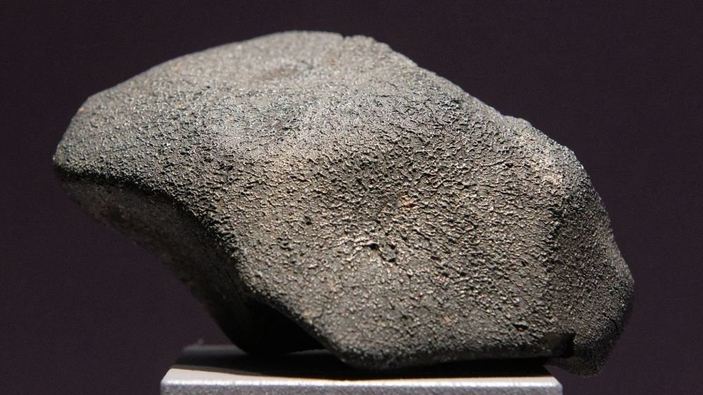 These meteorites contain all of the building blocks of DNA