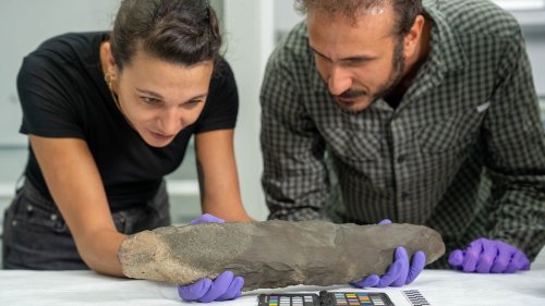 Ancient 20-inch-long hand ax discovered in Saudi Arabia may be world's largest