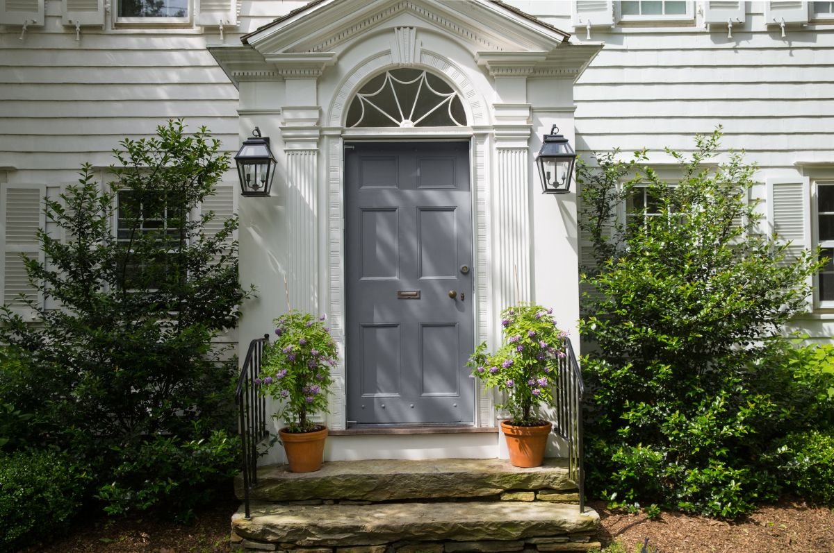 How to paint a front door – for a professional finish