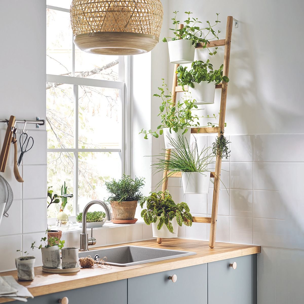 Small kitchen ideas – 50 ways to make the most of a small space
