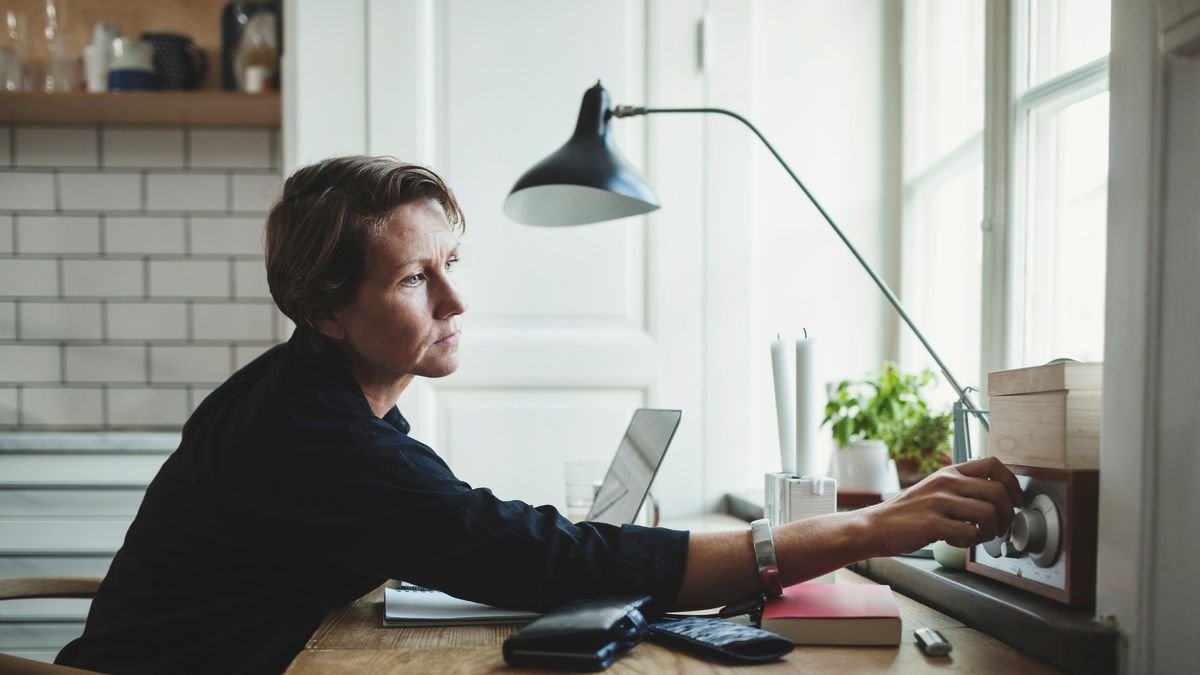 How to beat eye strain when working from home – with a desk lamp