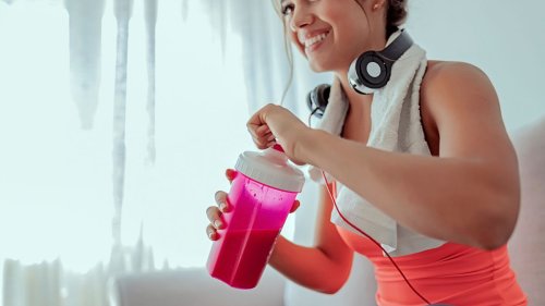 These are the best protein shakes for women to build muscle and tone up
