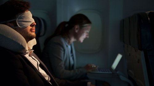 How to sleep on a plane and wake up refreshed