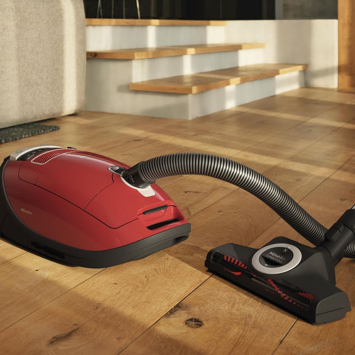 The Miele Complete C3 Cat & Dog vacuum vs 3 dogs - who won the pet hair battle?