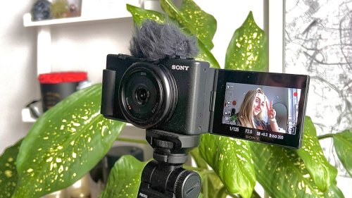 Sony's new vlogging camera makes me want to ditch my iPhone for recording videos