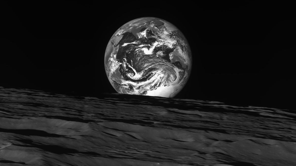 South Korea's lunar orbiter unveils jaw-dropping images of Earth and the moon