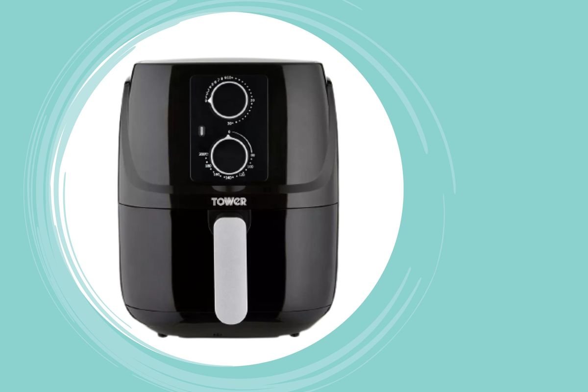 STILL IN STOCK! Get this Tower airfryer for £30 in the Argos Black Friday sale