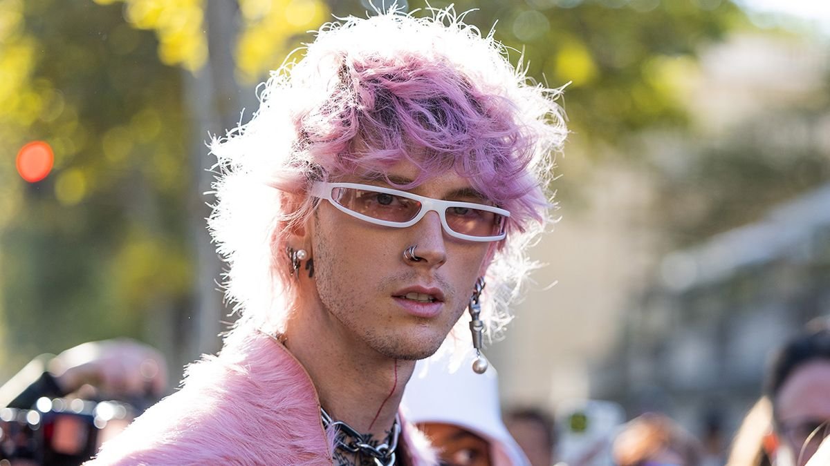 Machine Gun Kelly Clapped Back After Getting Roasted Over Fashion Week Ensemble, But It’s Not Even The Wildest Thing He’s Worn Recently
