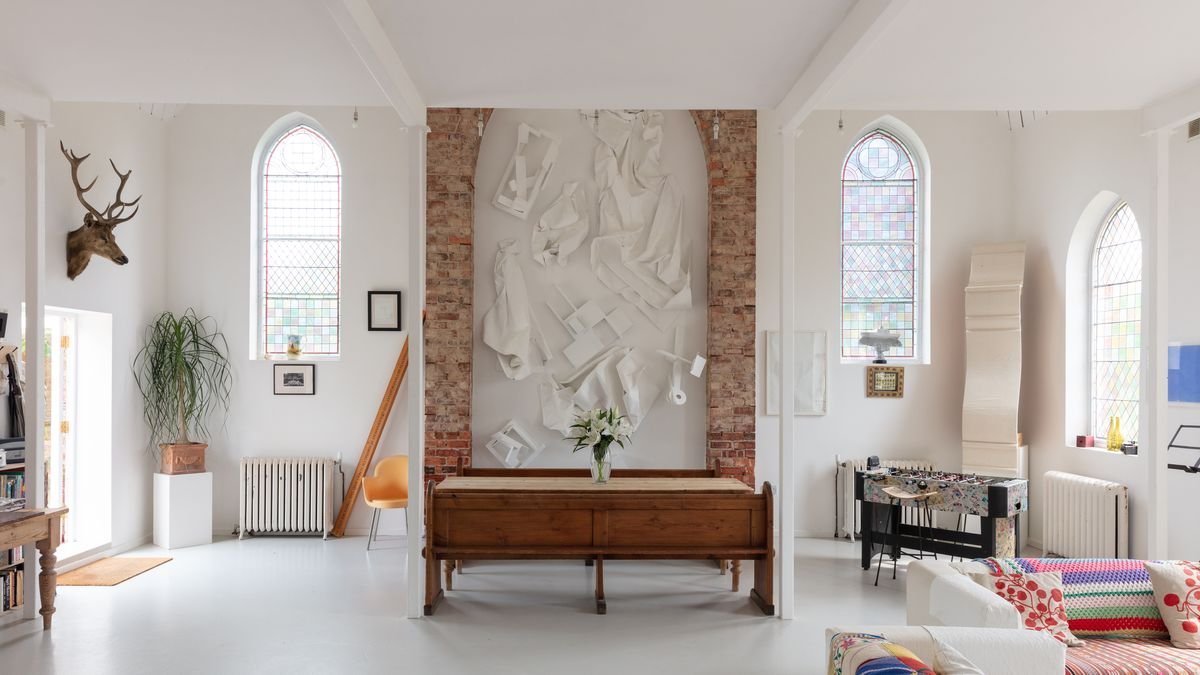 The period conversion style lessons we'll take from this spectacular former chapel in Lincolnshire