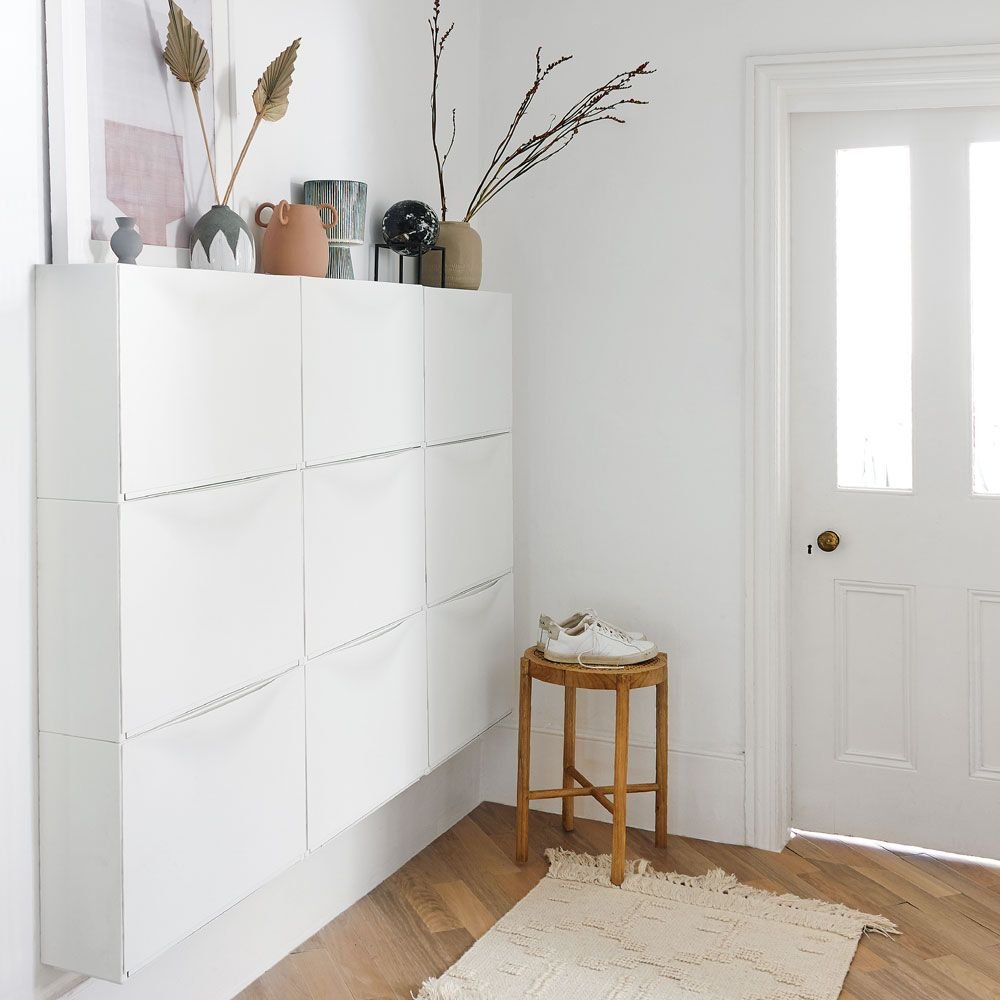 White hallway ideas – create a pleasingly bright entrance using shades of white