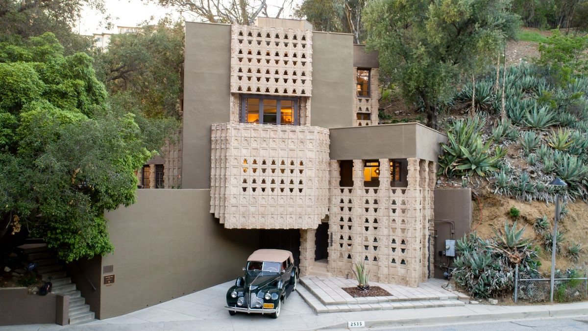 Lloyd Wright's Derby House is on the market for $3.295 million