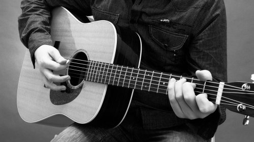 30 essential acoustic guitar chords, with charts