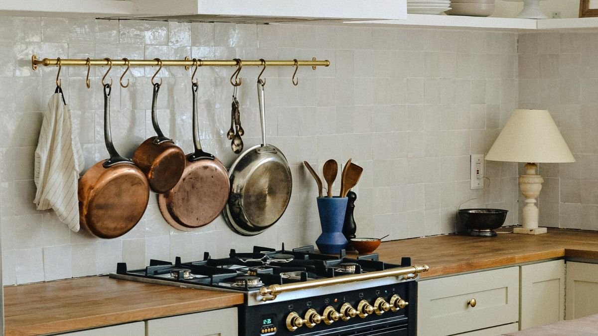 9 life-changing lessons I learned decorating my tiny rental's kitchen