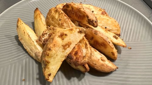 I've finally found a way to get the crispiest air fryer potato wedges
