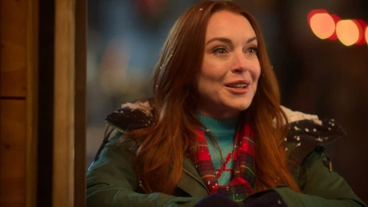 Lindsay Lohan Stars In Pepsi's Christmas Commercial And It's Going