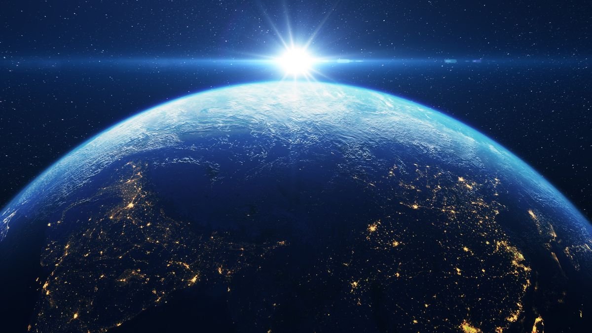 Are solar flares responsible for the AT&T service outage? Not likely, experts say.