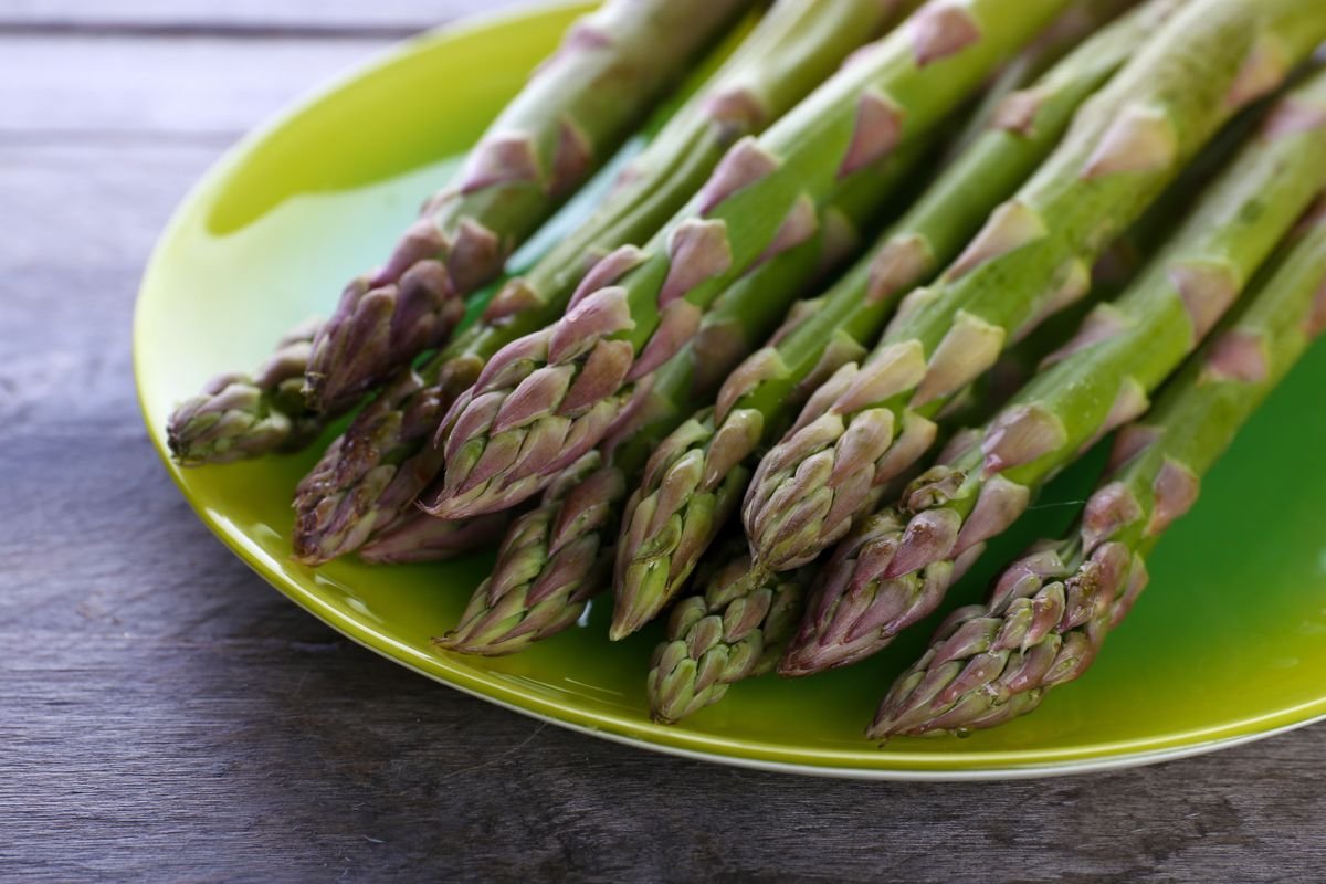 Why Does Asparagus Make Your Pee Smell Funny?