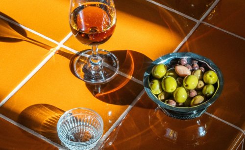 At Bar Siesta in Los Angeles, meals linger and moods perk up