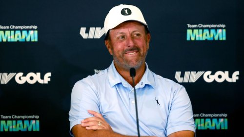Phil Mickelson backtracks on PGA Tour comments