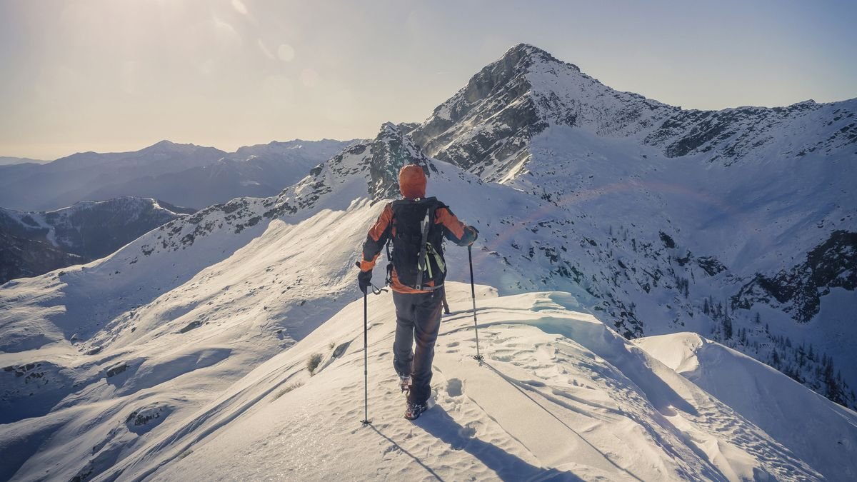 How to hike in snow: the info you need to know