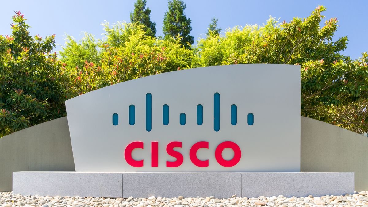 Cisco CEO Expects Chip Shortage to Last Longer than a Year