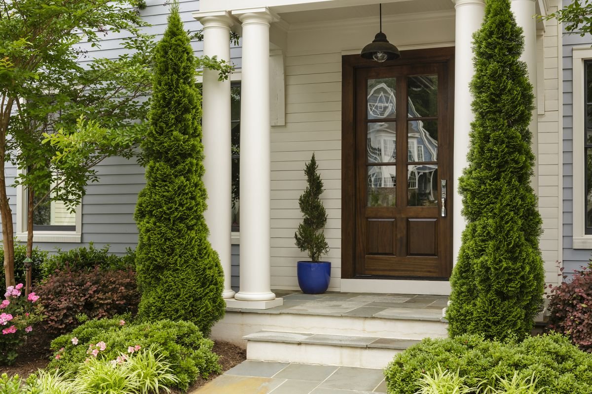 5 front door colors to avoid – don't become a victim of curb 'appal'