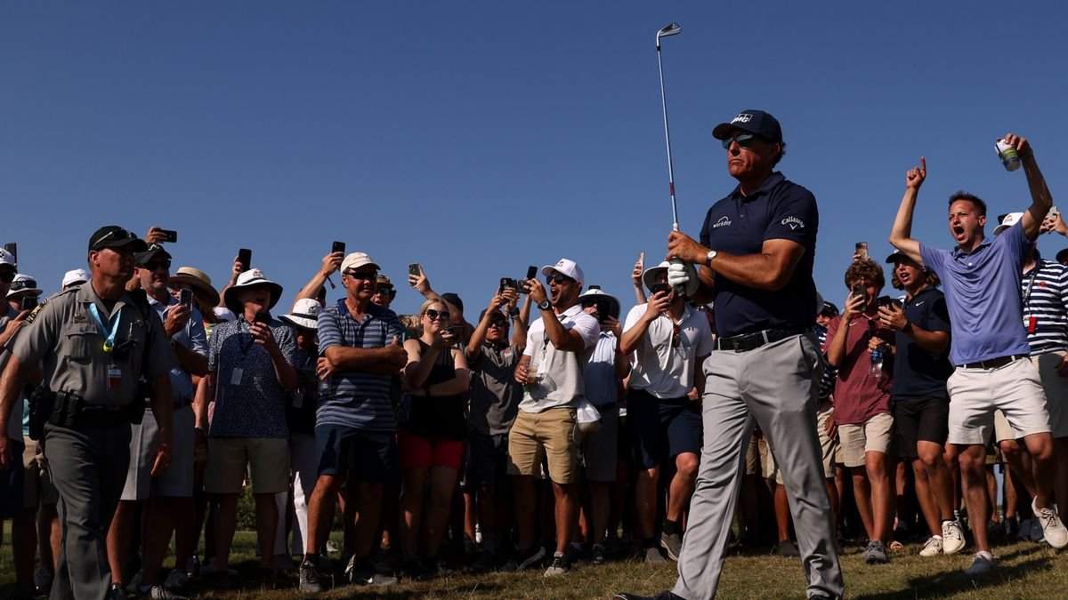 Why Golf Needs 'Phil The Thrill' Back