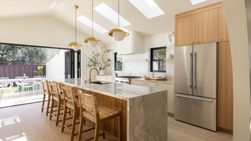 Air scrubber vs. air purifier – which is better for your home? HVAC pros and industry experts reveal the most effective air cleaning solution