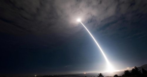 Recycelte Interkontinentalrakete bringt Satelliten ins All
