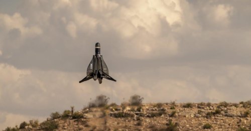 Neuartige Kampfjet-Drohne landet senkrecht wie Falcon-9-Rakete
