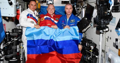 ISS-Kosmonauten sorgen mit pro-russischer Flagge für Aufsehen