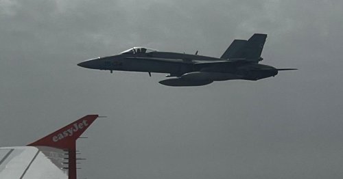 Kampfflieger fängt EasyJet-Flug nach Fake-Bombendrohung ab