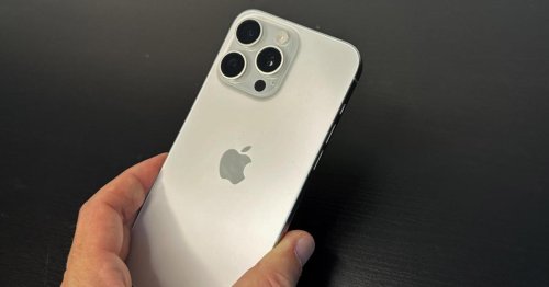 Kamera des iPhone 15 Pro Max wird nur von einem Handy geschlagen