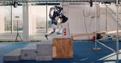 Boston Dynamics schickt humanoiden Roboter mit Fail-Video in den Ruhestand
