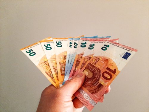 Mit diesem Gehalt giltst du in Deutschland als reich - gehörst du dazu?
