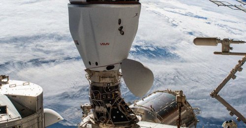 NASA Alarmed by SpaceX Spacecraft Seemingly Leaking Fuel