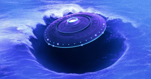 Former Naval Officer Raises Alarm About “World-Changing” Underwater UFO Captured on Video