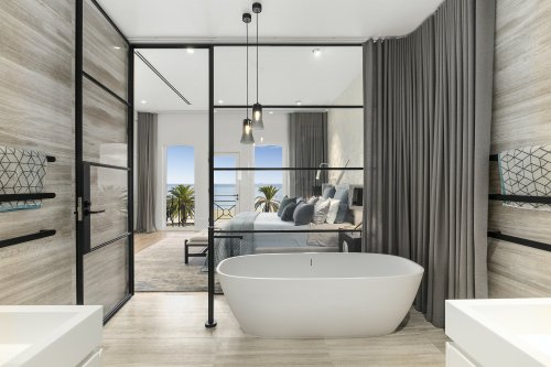 10 Compact Bathroom Design Ideas with A Mix Of Finishes And Textures