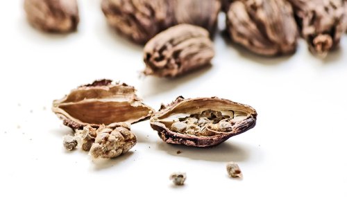 Can black cardamom prevent lung cancer?