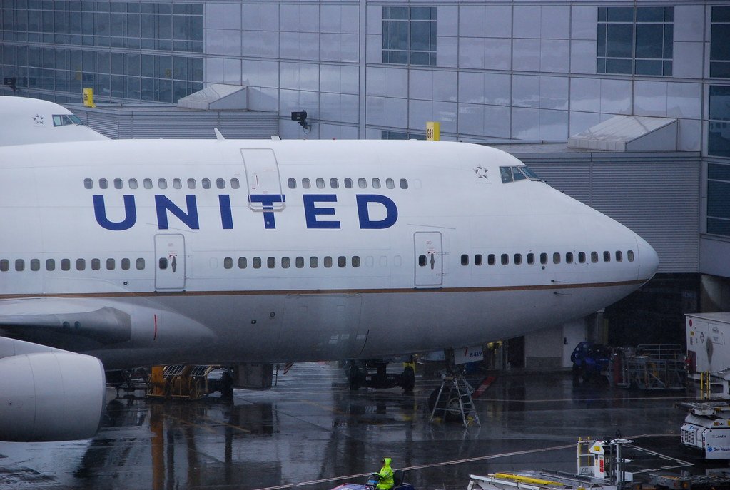 United's Starlink Wi-Fi Just Made Airplane Mode Obsolete