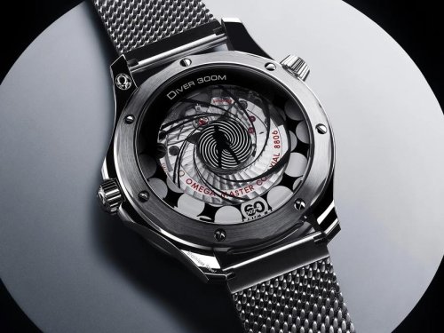 Omega hat eine 7600-Dollar-Uhr vorgestellt, die den Beginn der James-Bond-Filme mit nichts als Mechanik nachbildet