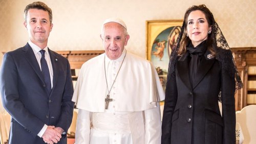 Sie nimmt an der Beerdigung von Papst Franziskus teil