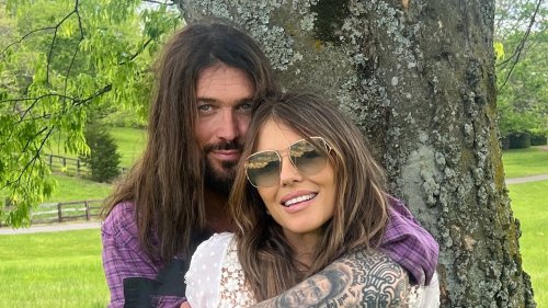 Erste Worte über Fernbeziehung mit Billy Ray Cyrus