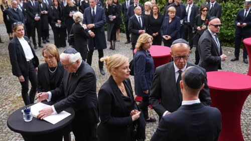 Prominente Trauergäste nehmen Abschied von der Holocaust-Überlebenden