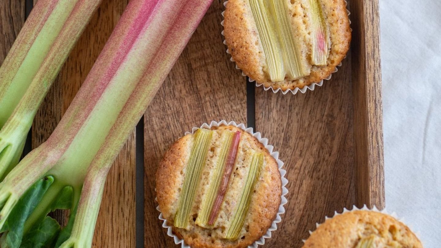 Köstliche Rhabarber-Muffins mit Mandelteig