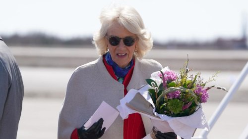 Herzogin Camilla sehr diplomatisch: In Kanada setzt sie auf die Farben Rot und Beige