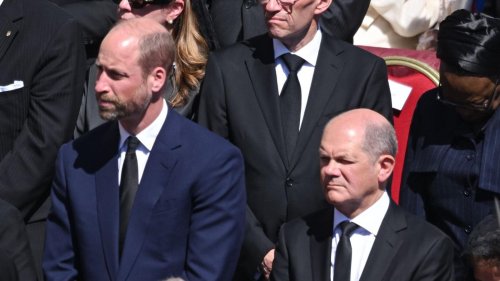Sitzplatz neben Olaf Scholz bei Papst-Trauerfeier gehört zum "Masterplan"
